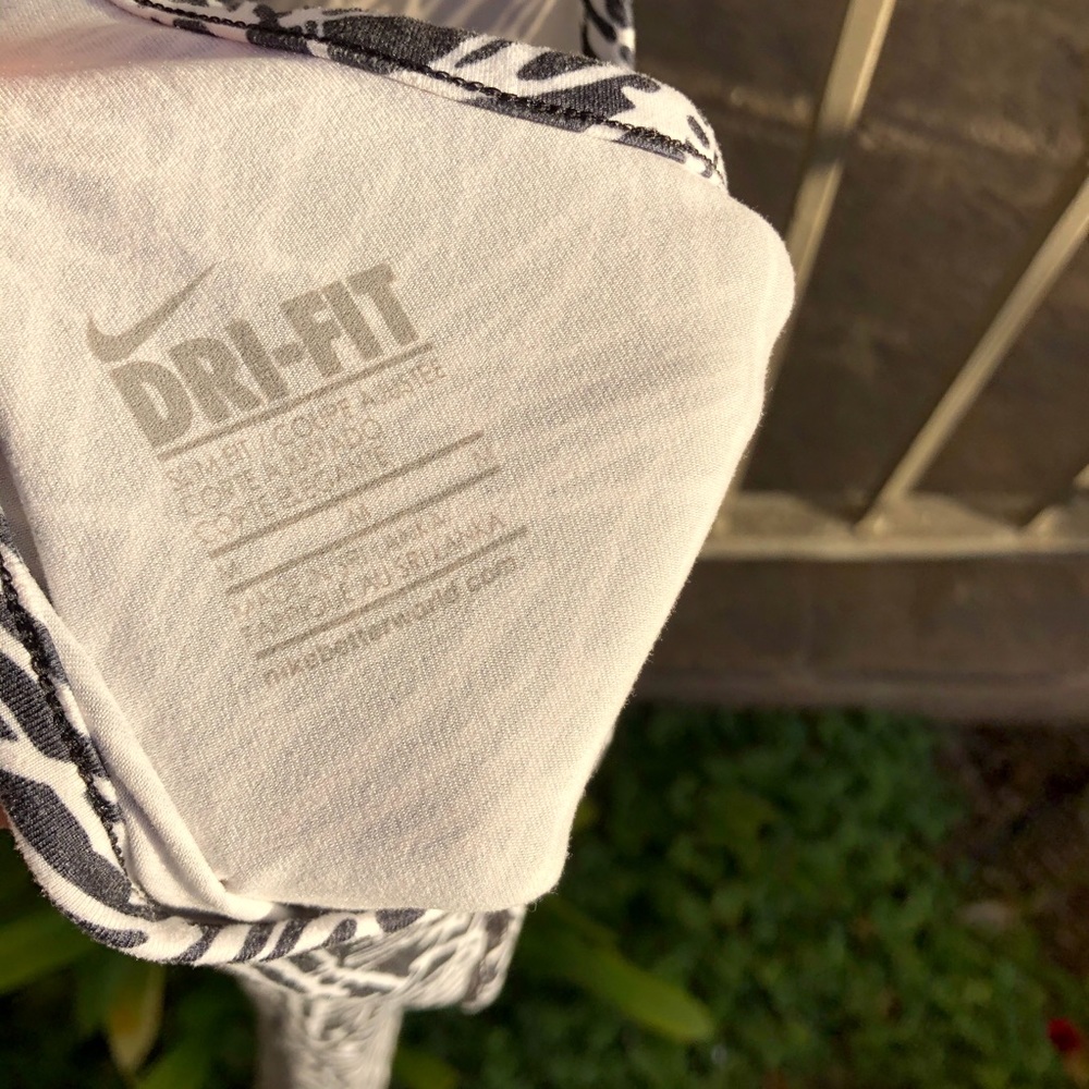 Nike Dri-Fit Patterned Tank - Picture 3 of 3